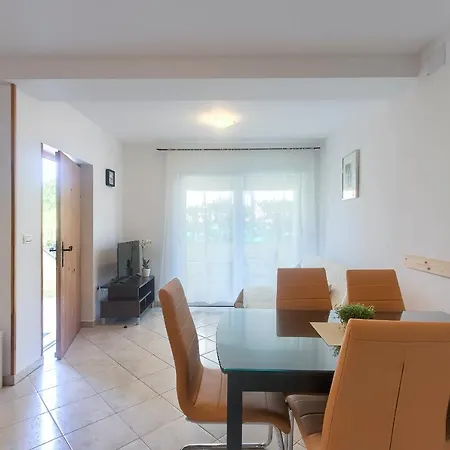 Apartments Gilly 2 Premantura Exterior photo