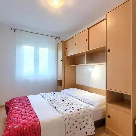Apartments Gilly 2 Premantura Exterior photo